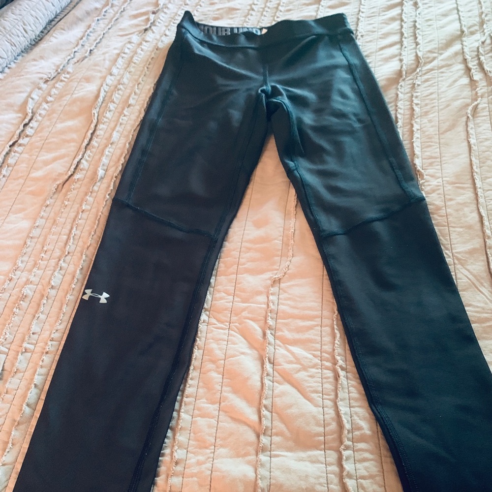 UnderArmour compression leggings.